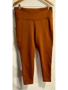 Stoic High-Rise fleece lined Leggings and it’s side pocket